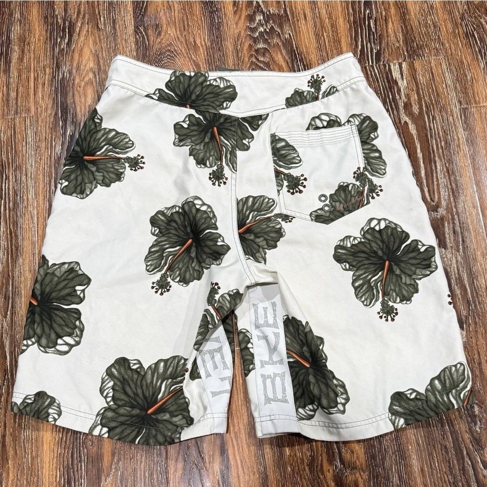 Y2K BKE Wet Men's Board Shorts Size 32 White Green Hibiscus Floral Swim Trunks